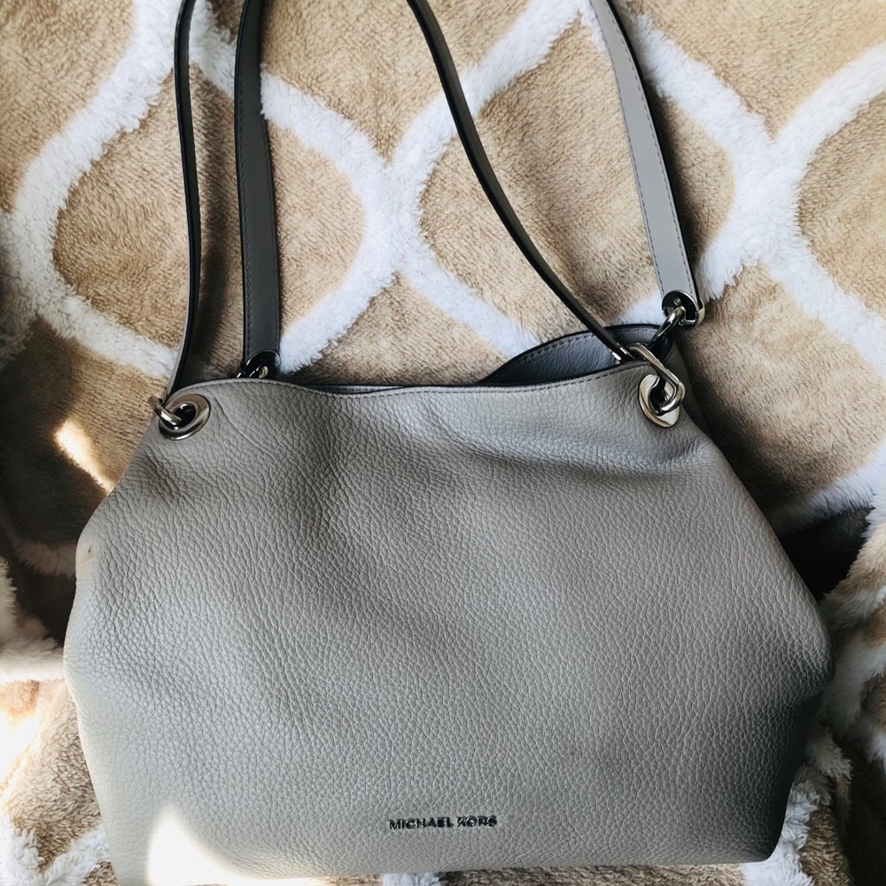 MICHAEL KORS RAVEN Medium Leather Handbag